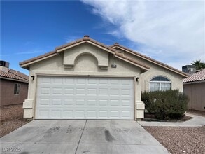 Building Photo - 8476 W Gilmore Ave