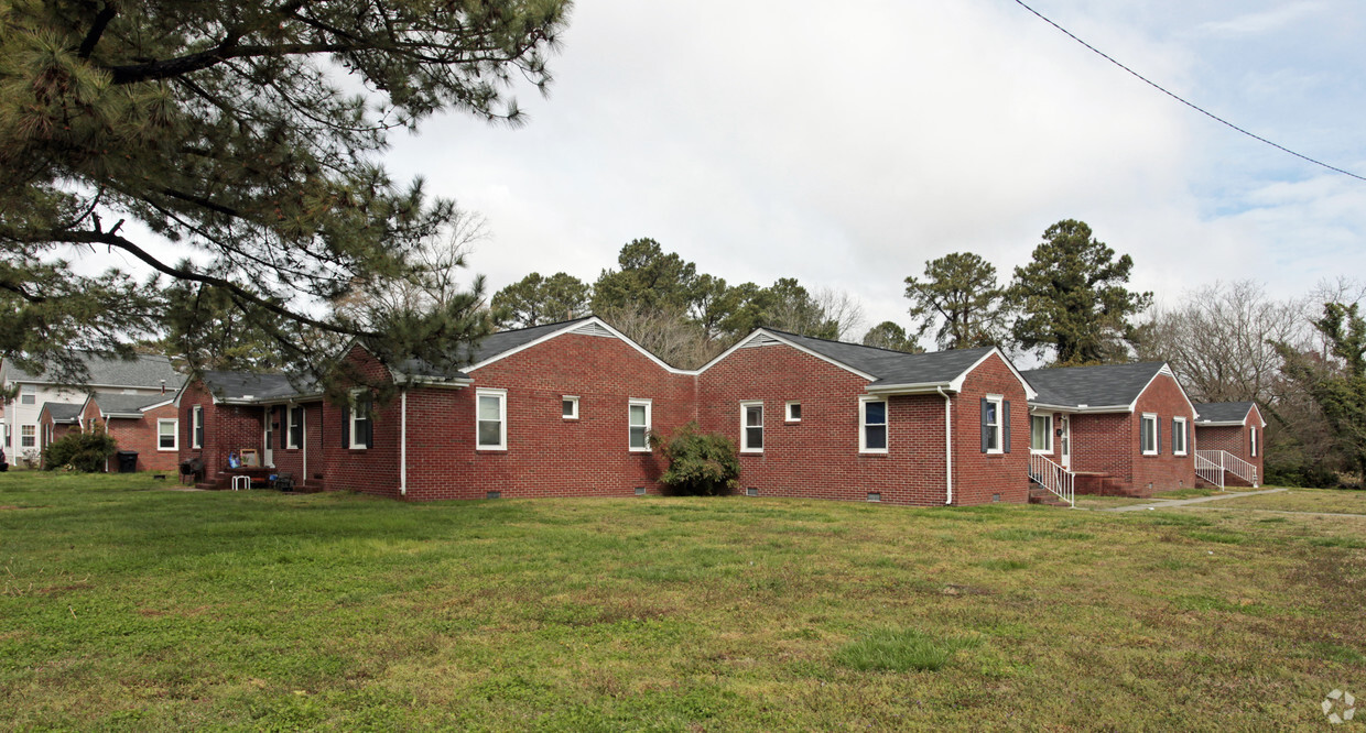 Primary Photo - Edison Apartments