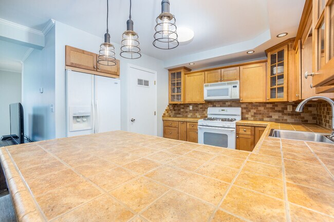 Foto del edificio - 15 Lake Dr