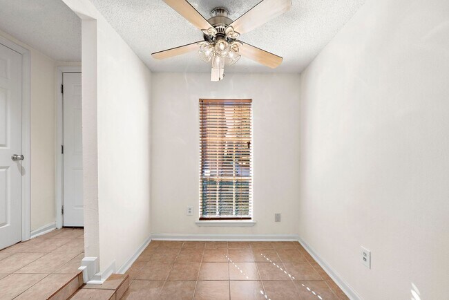 Building Photo - #19