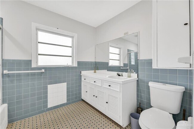 Building Photo - 511 N 17th St