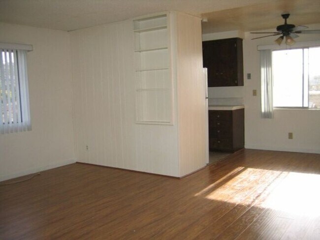 Building Photo - Large 2bd/1bth near LMAAC!