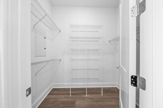 Building Photo - 121 34th St