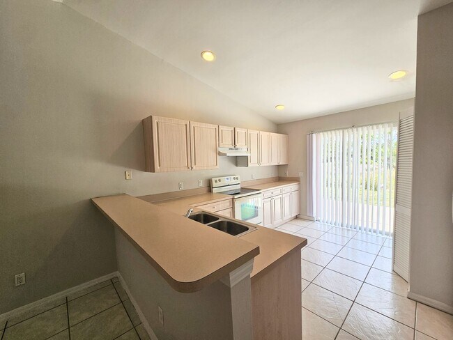 Foto del edificio - 3BR/2BA for $1,425 — plus get 2 weeks free rent!