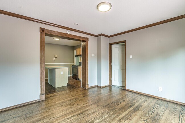 Building Photo - 4 N Duchesne Dr
