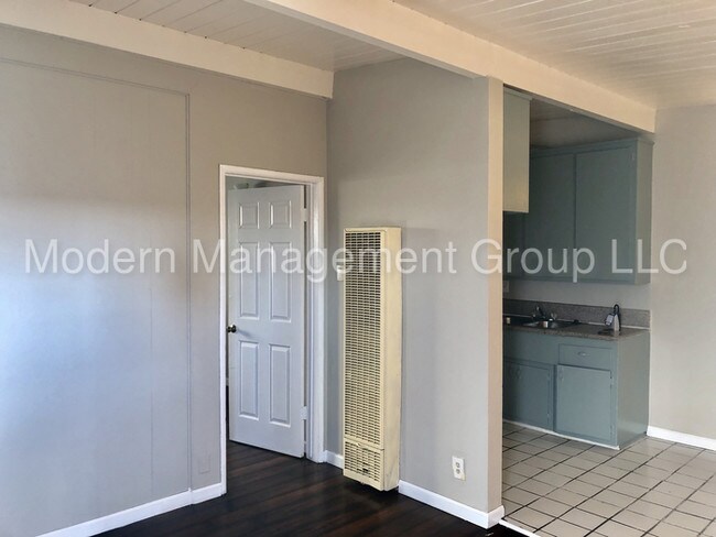 Building Photo - Los Angeles County 1 bed Apt $1350