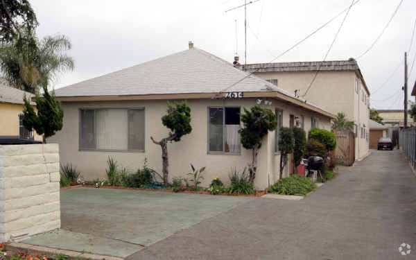 Building Photo - 2614 Kansas Ave