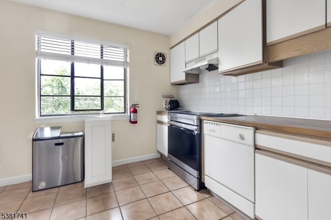 Foto del edificio - 101 Troy Dr