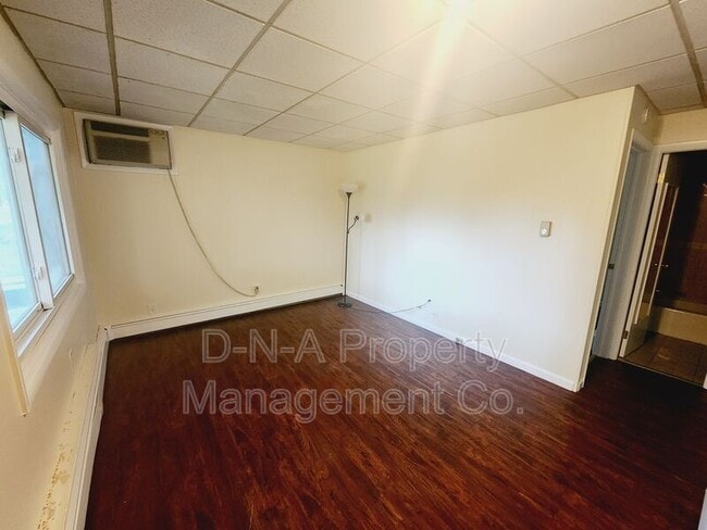 Building Photo - 1332 Dreher Ave