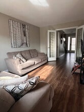 Building Photo - 35 Ponds Edge Ct