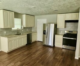 Building Photo - 3860 Jasmine Dr