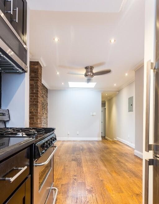 Foto del edificio - 437 W 53rd St