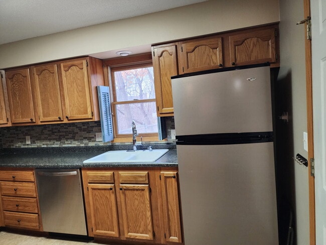 Building Photo - 3131 Dubuque St NE