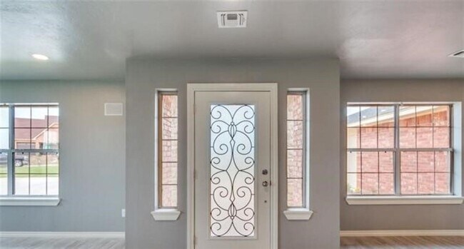 Foto del edificio - 640 SW Dani Ann Ln