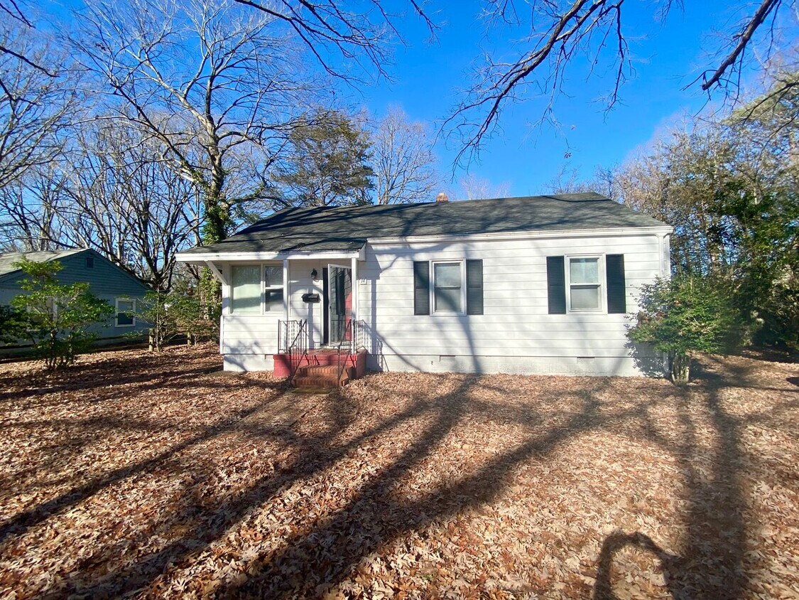 Primary Photo - 14 Green Oaks Rd