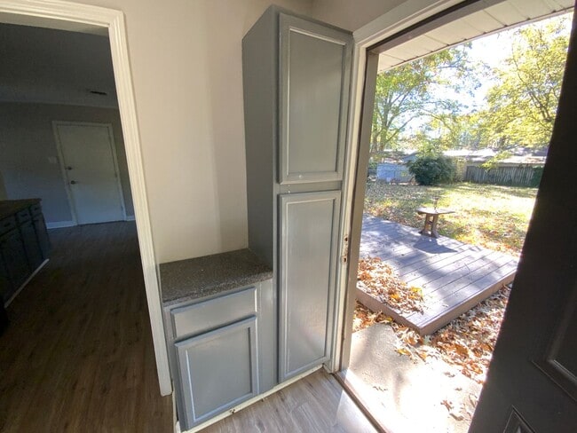 Foto del edificio - 115 Blakely Rd