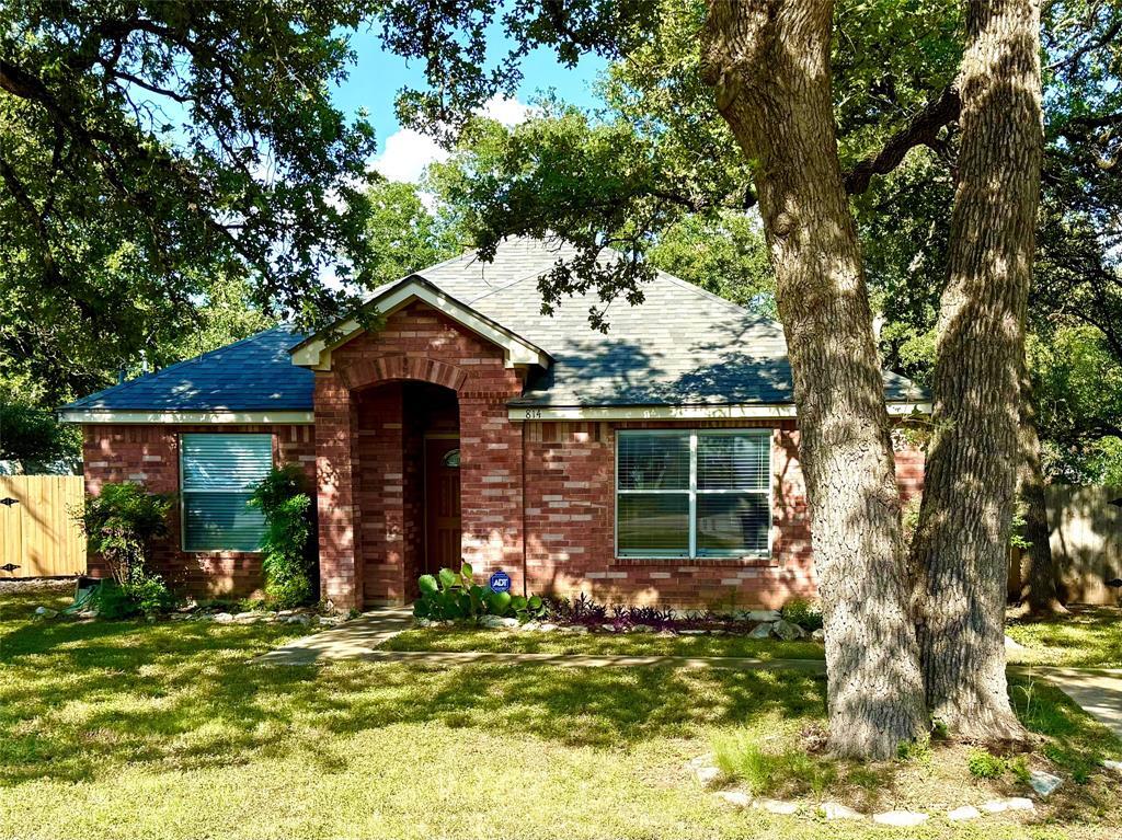 Foto principal - 814 Monarch Ave