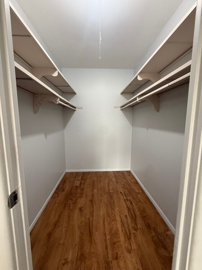 Foto del edificio - 2969 Four Towers Dr