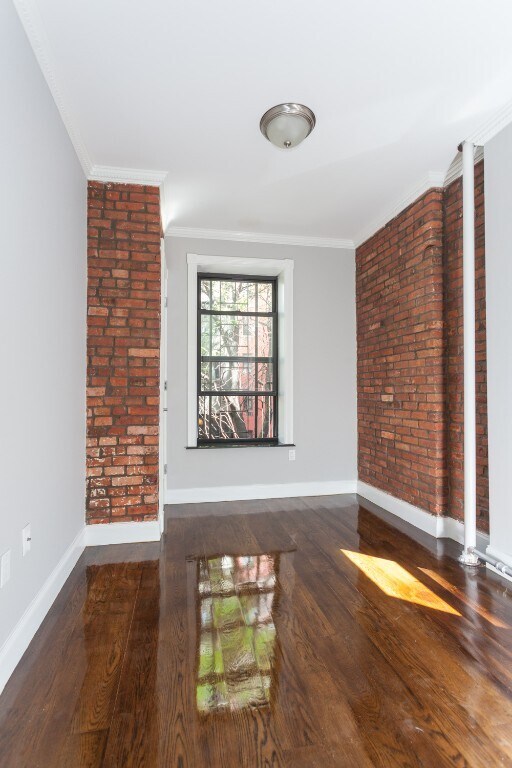 Foto del edificio - 3 W 103rd St
