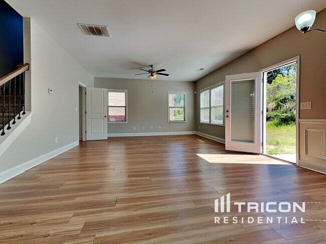 Building Photo - 4852 Tower View Dr Snellville GA
