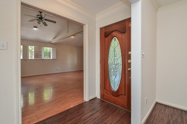 Foto del edificio - 7923 Burgoyne Rd