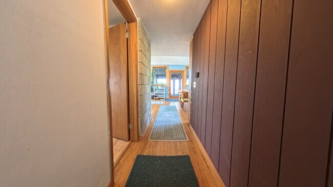 Foto del edificio - 3006 Waunona Way