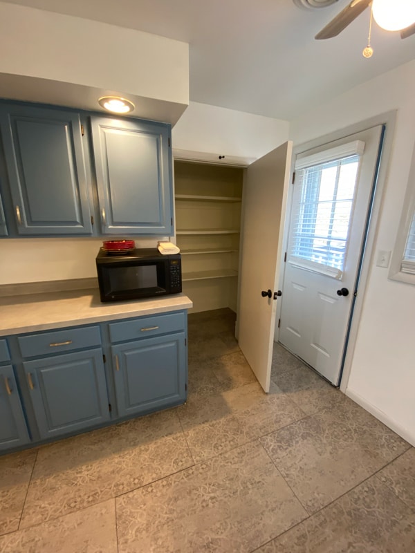 Building Photo - 902 Townline Rd