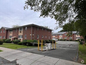 Building Photo - 205 Bretton St