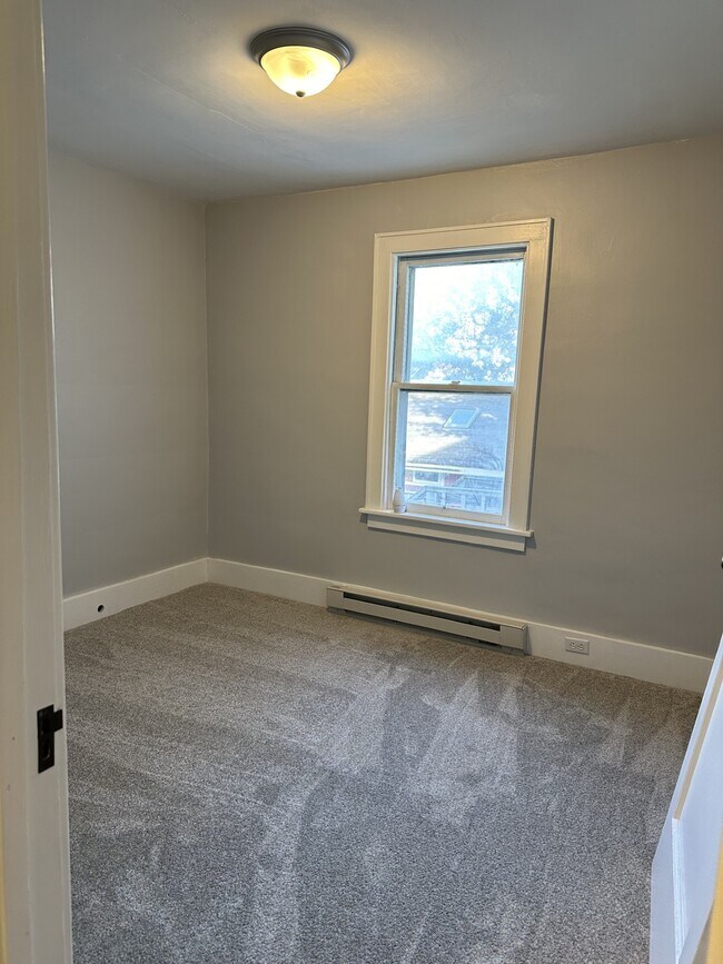 Building Photo - 15 LLC-77 Sailly Avenue