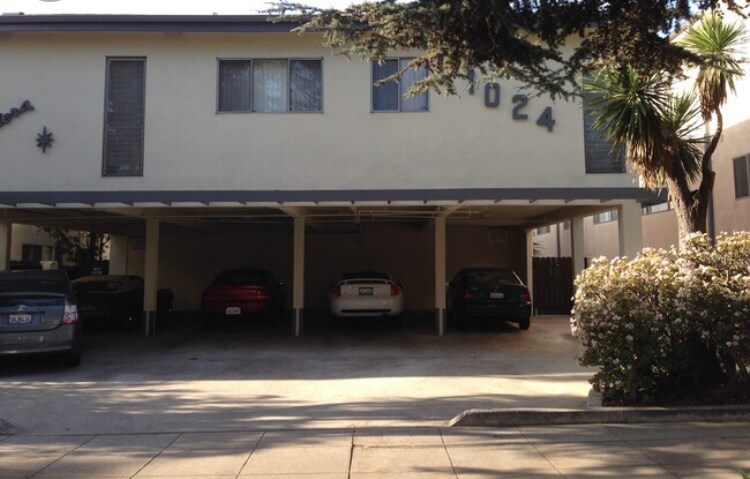 Charming mid century building - 1024 9th St