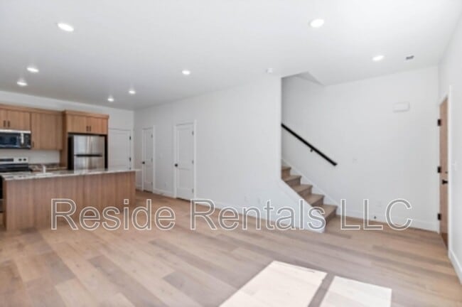 Building Photo - 35 N Gateway Dr