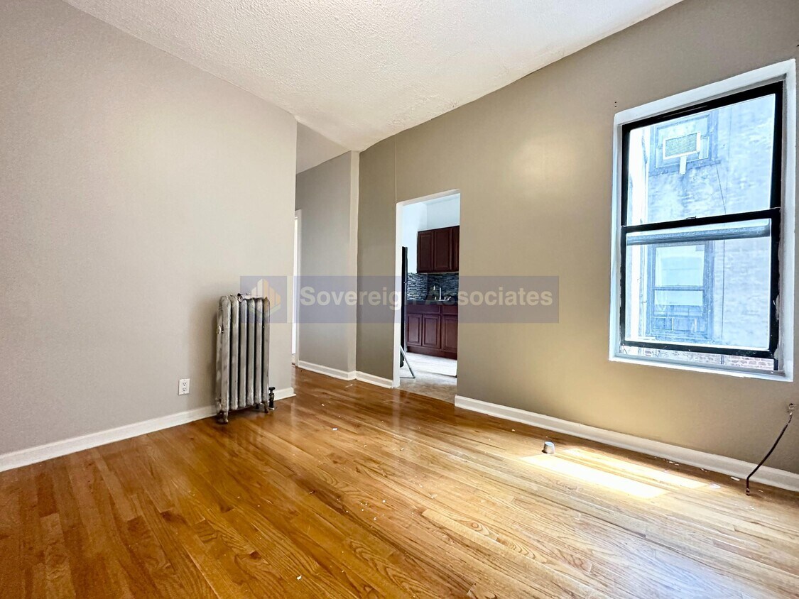 153 Avenue Room for Rent in New York, NY