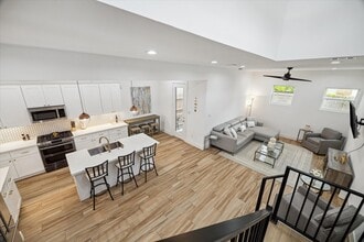 Building Photo - 5021 Creekmont Dr