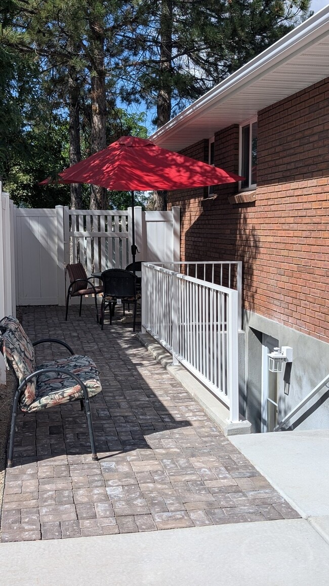 Building Photo - 9302 Sunrise Park Dr