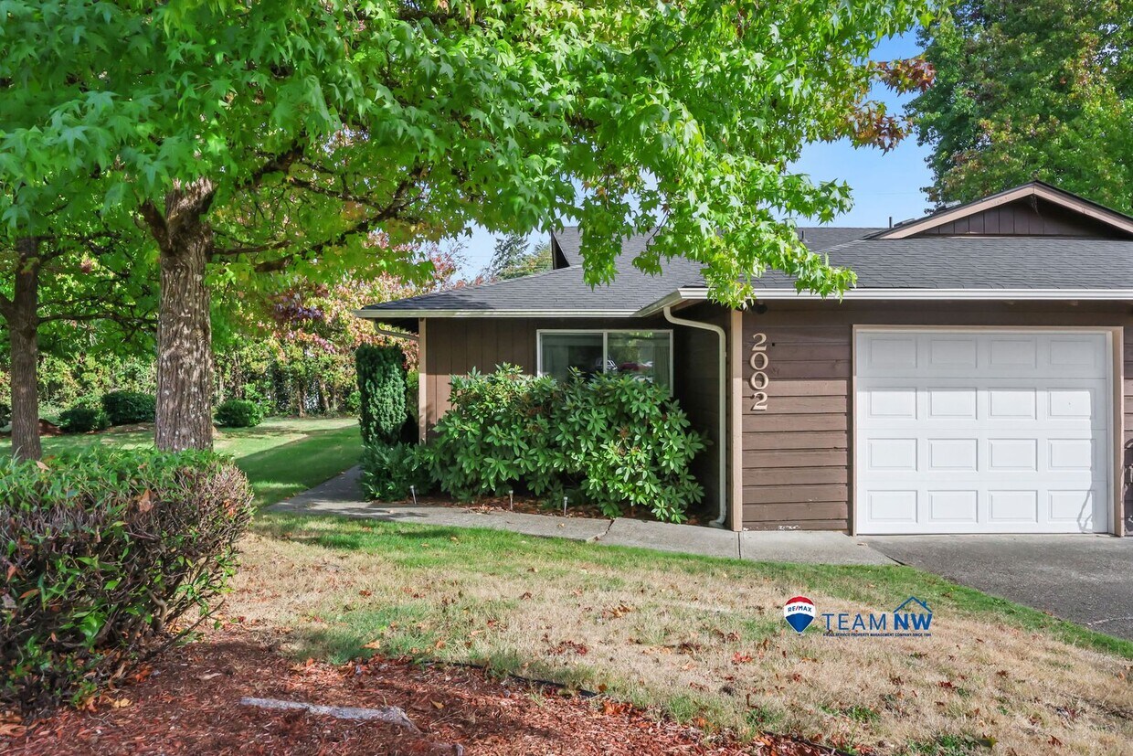 Primary Photo - MOVE IN READY NOW! Normandy Park 1 level 2...