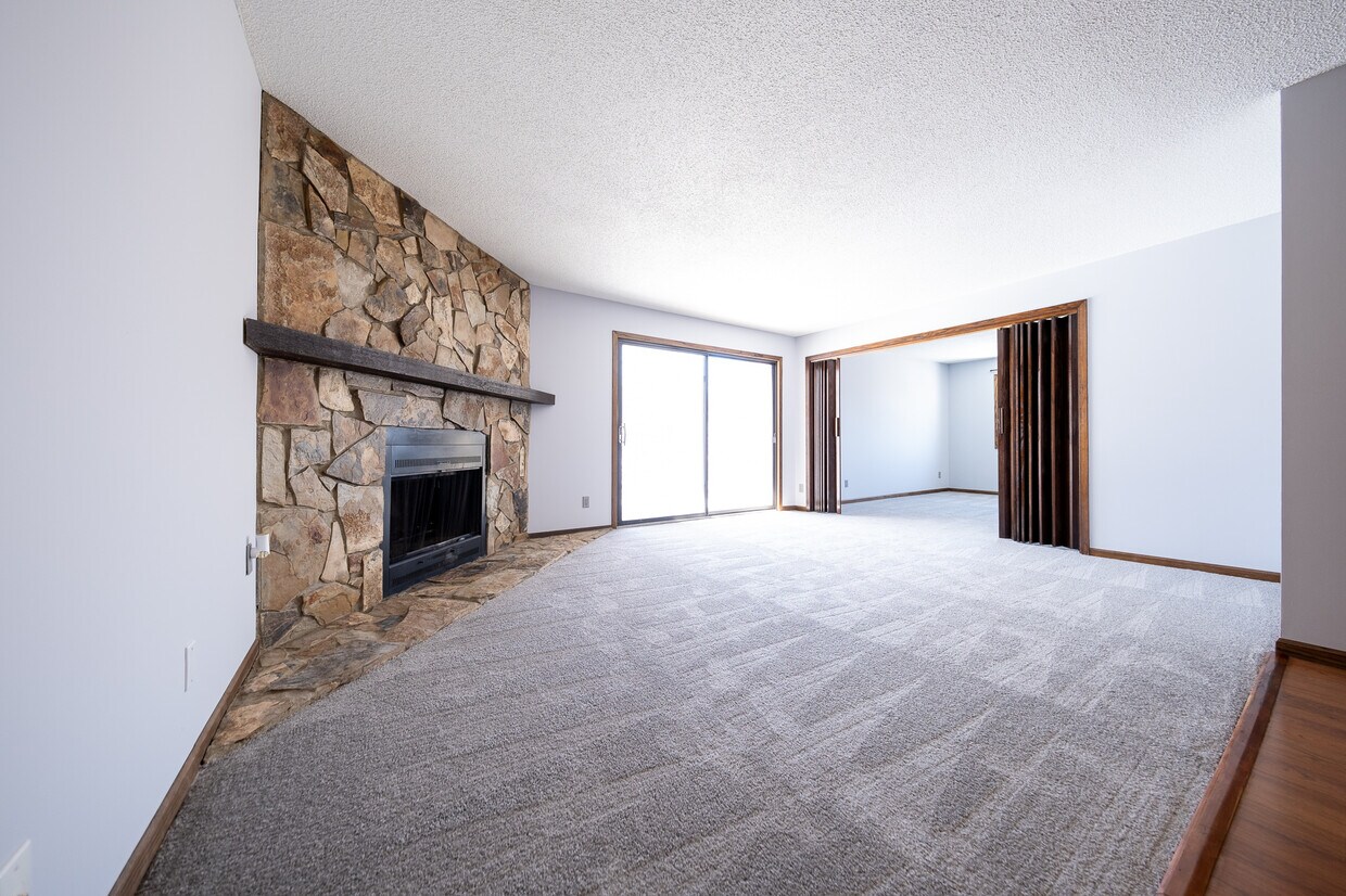 Primary Photo - 4575 W 80th St Cir