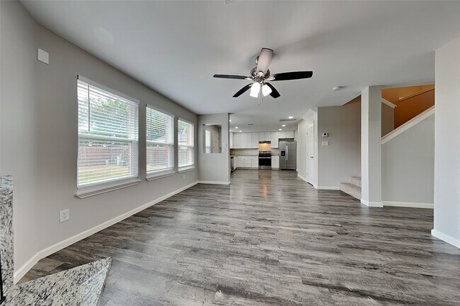 Building Photo - 17647 Barton Point Ln