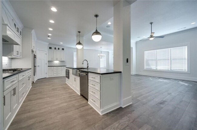 Foto del edificio - 3421 Galaxy Cir