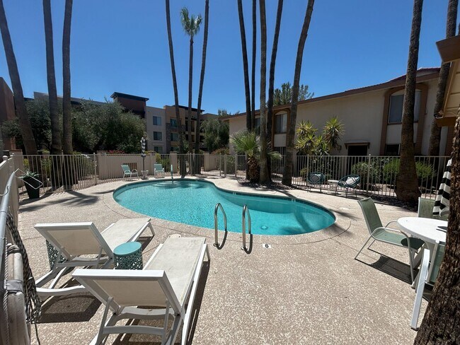 Foto del edificio - Prime Scottsdale Location! 2 bed 1.5 bath with community pool