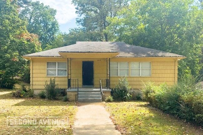 Building Photo - 1613 Mann Dr
