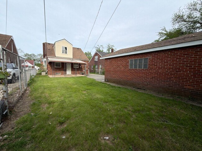 Foto del edificio - 18235 Tracey St