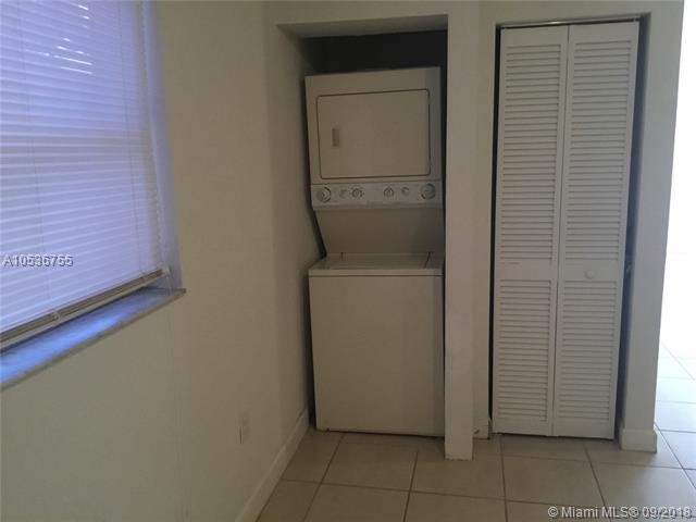 Foto del edificio - 2737 NW 27th St
