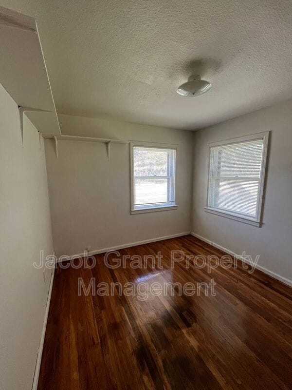 Building Photo - 1849 Higbee Ave