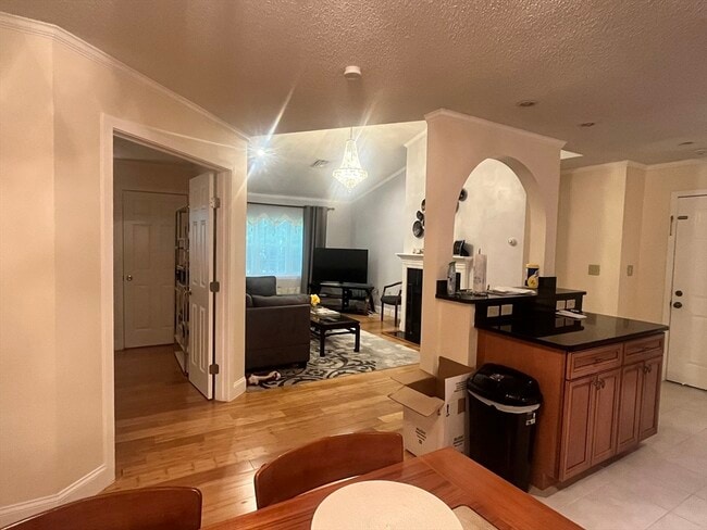 Building Photo - 400 Brookside Dr