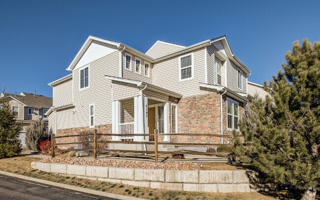 Building Photo - Granite Kitchen, Central AC, Oversized Gar...