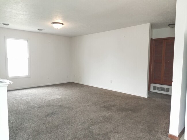 Foto del edificio - 356 Stone Creek Dr