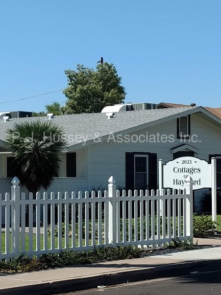 Primary Photo - 2021 W Hayward Ave #17