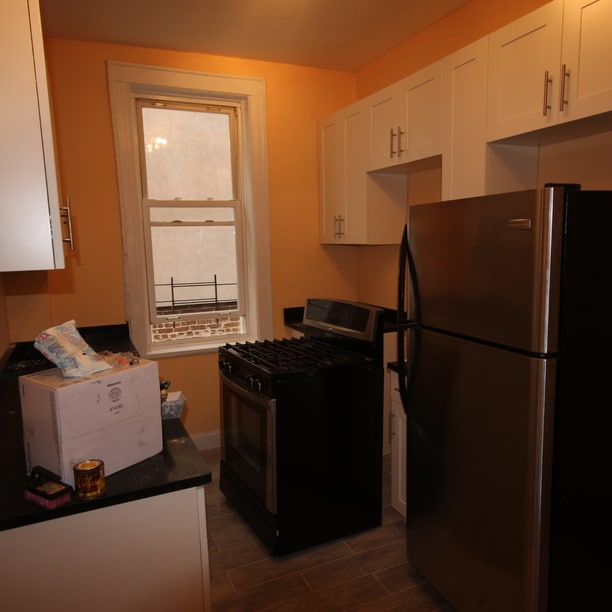 Building Photo - 287 Schaefer St