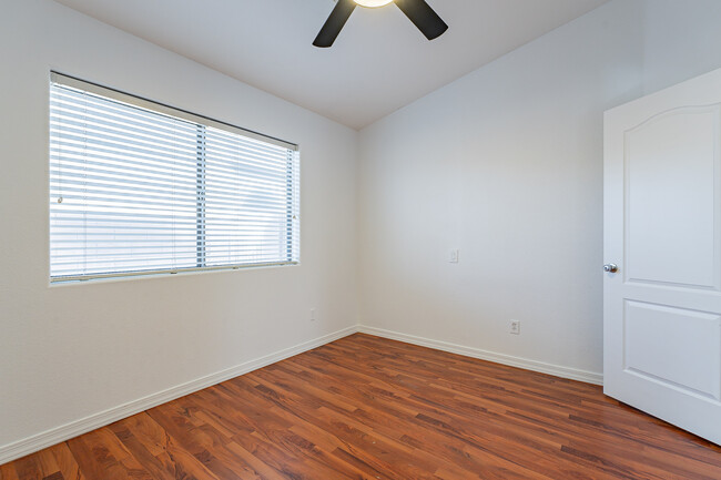 Building Photo - 2444 S Terrell