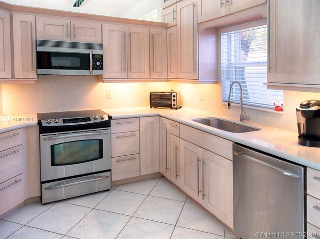 Foto del edificio - 1399 SW 18th St